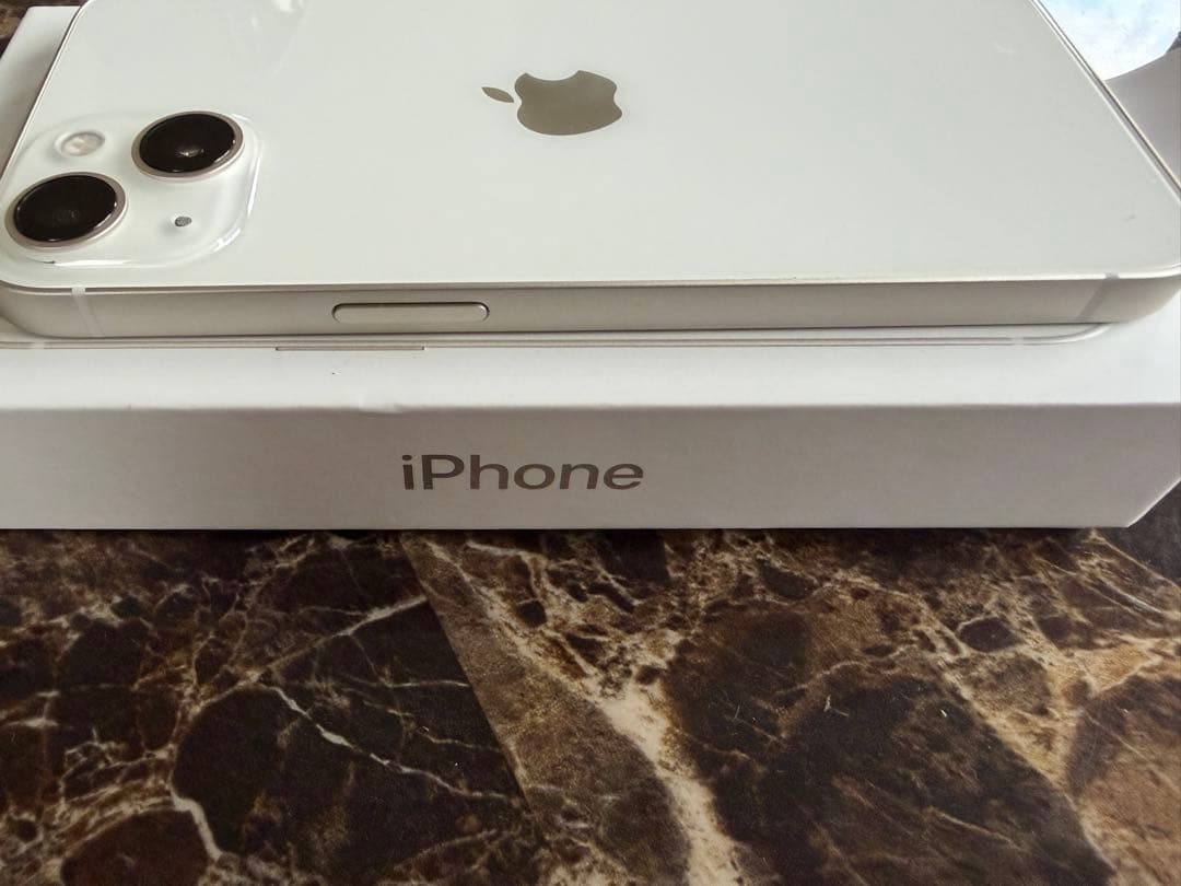 iPhone13 128GB スターライト（ホワイト）　美品