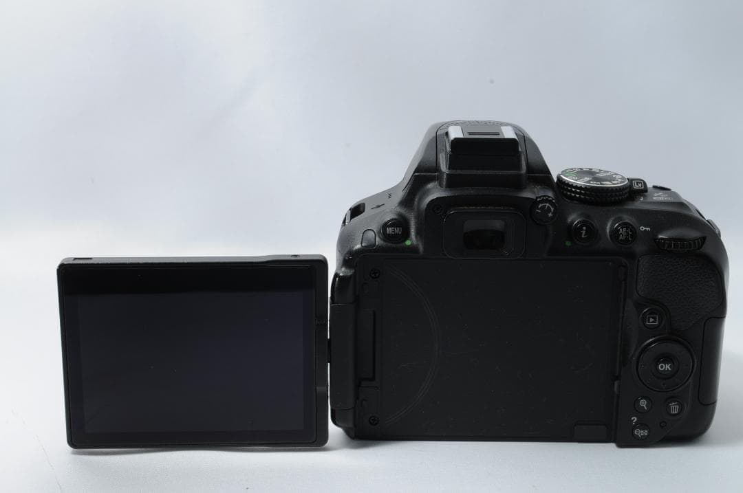 ご家族の成長記録に❗️Nikon D5300✨手ブレ補正＆WiFiでスマホ転送