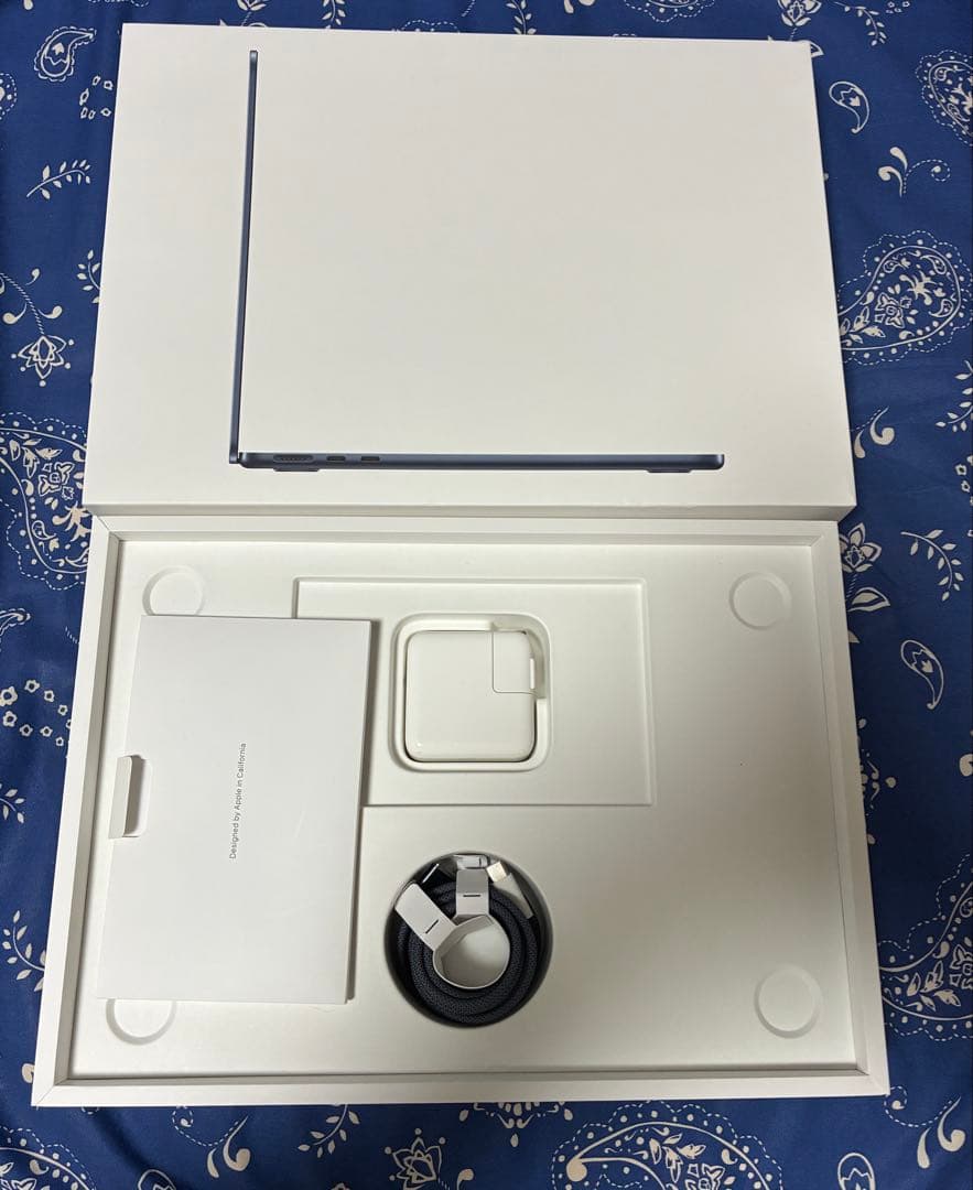 MacBookAir M2 13.6インチ2022充放電89回 バッテリー98%