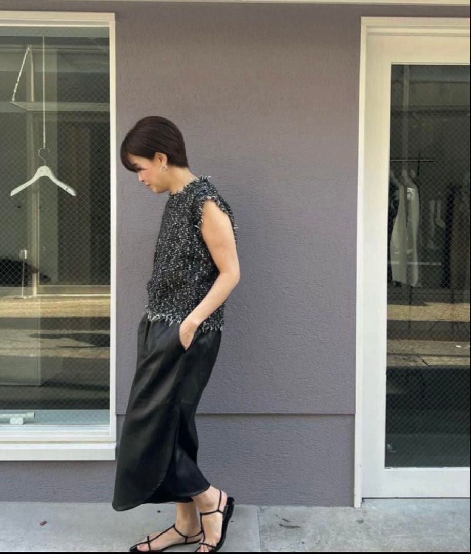 hailee レザー風パンツ　キュロット