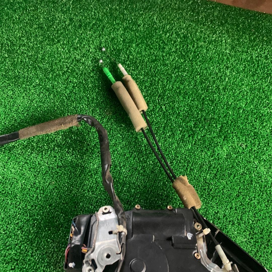 トヨタ　セルシオ　30 31 後期　純正ドアロックアクチュエーター右リア　中古品