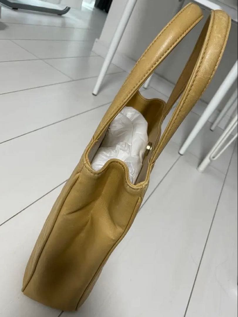 CHANEL エンボス トートバッグ ベージュ