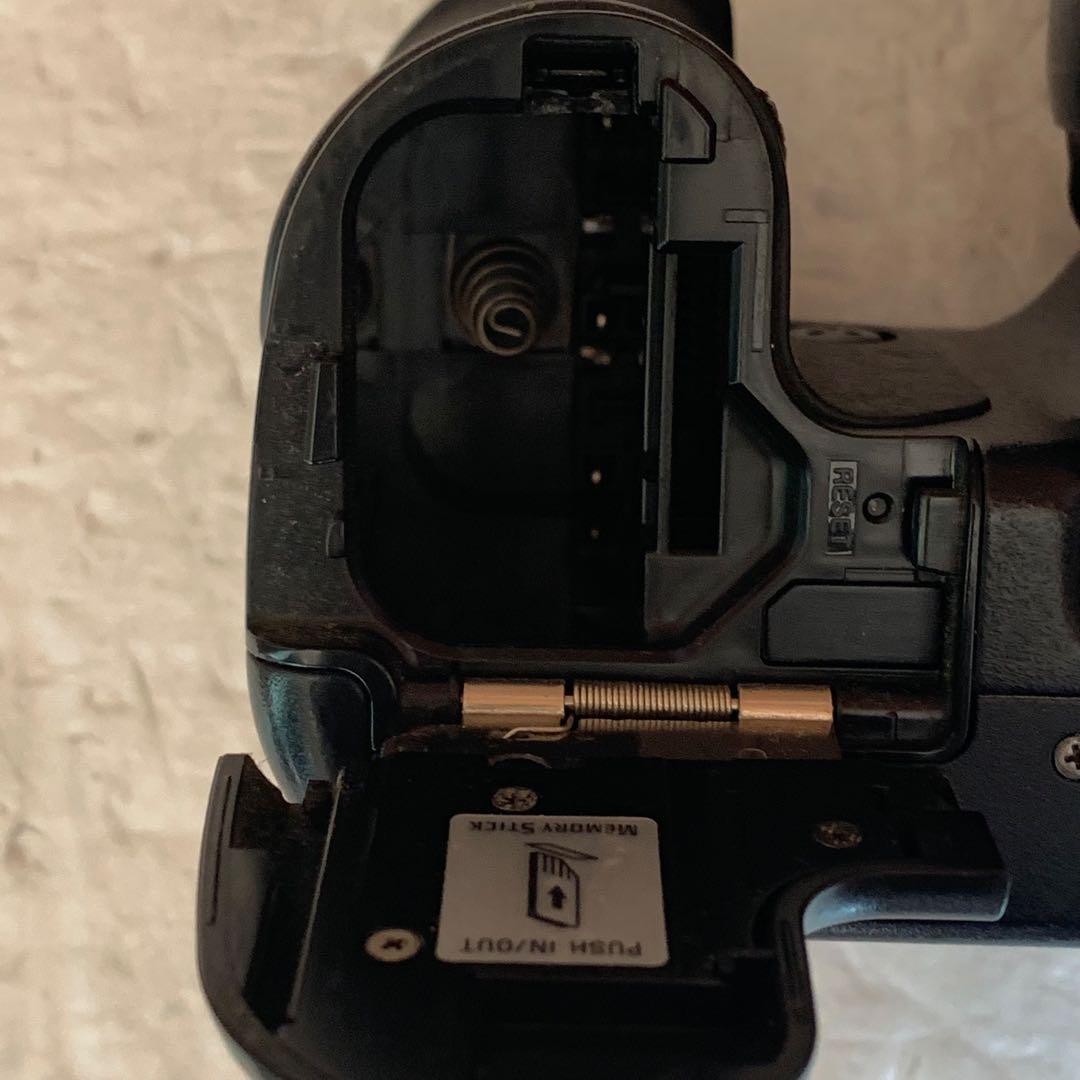 ジャンク SONY Cyber-shot DSC-F828 壊れています