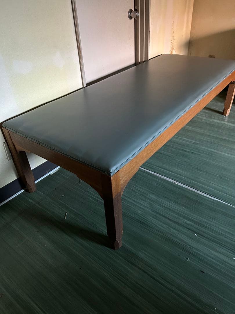 病院　診察台　ベッド　木製　引き取り