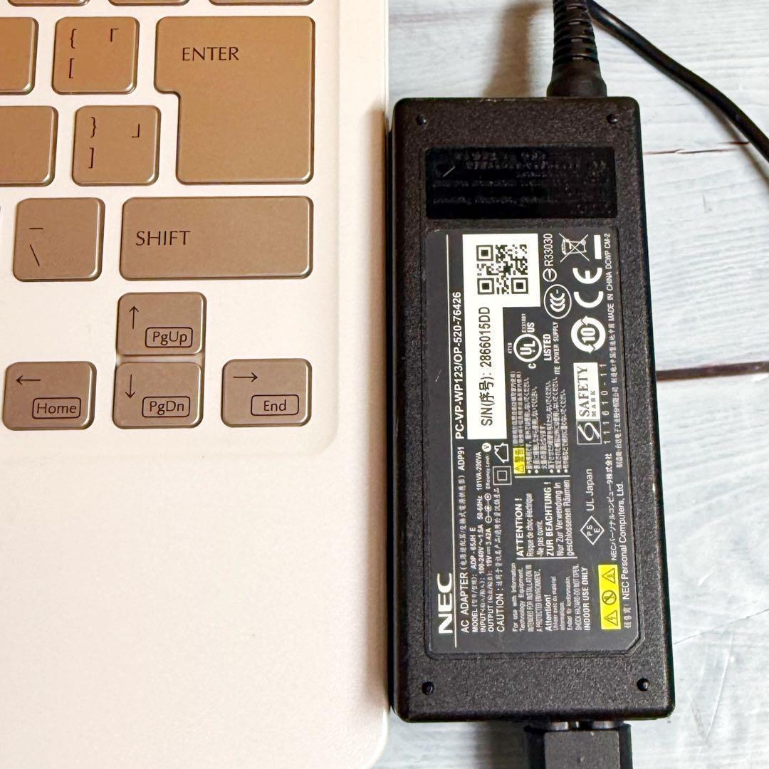 Floral Kiss❤️薄型コンパクトノートPC❤️Corei5❤️Win11