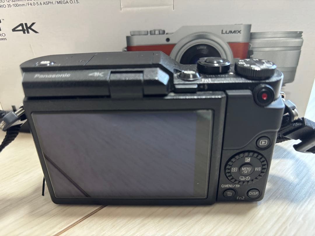 LUMIX DC-GF10W ミラーレスダブルズームレンズ