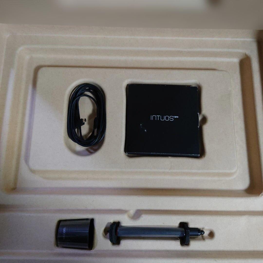 ワコム ペンタブ intuos Pro PTH-851/K1