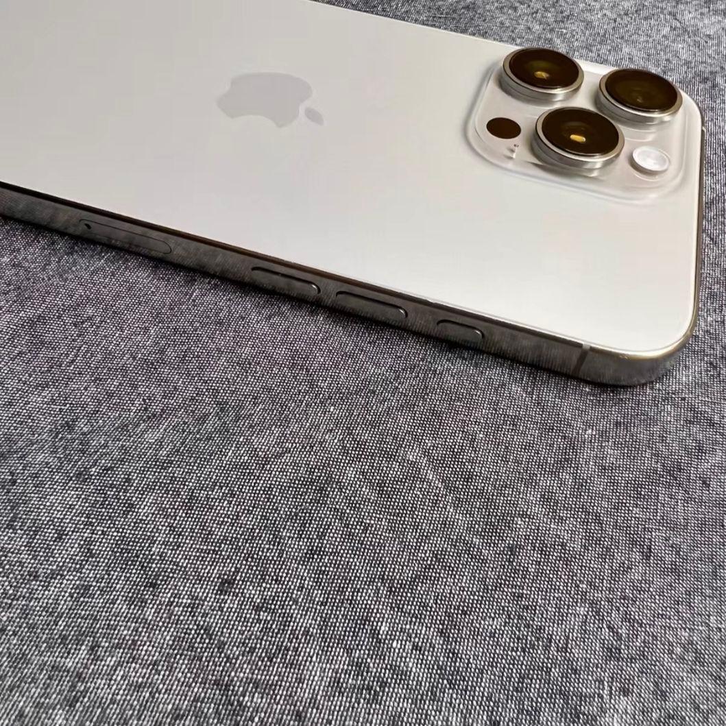 スマートフォン本体 Apple iPhone 16 Pro Max Natural 256GB CA