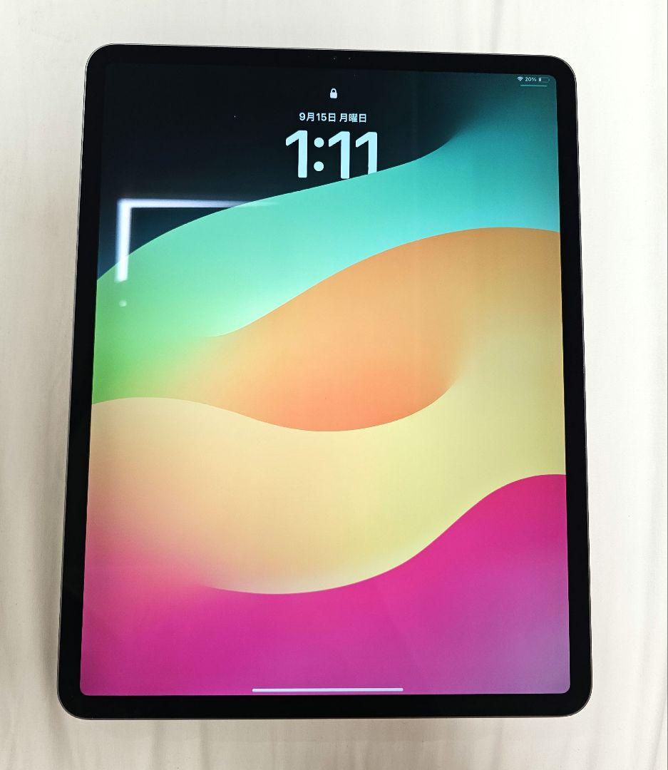 iPad Pro 12.9インチ 第4世代・カバー付き