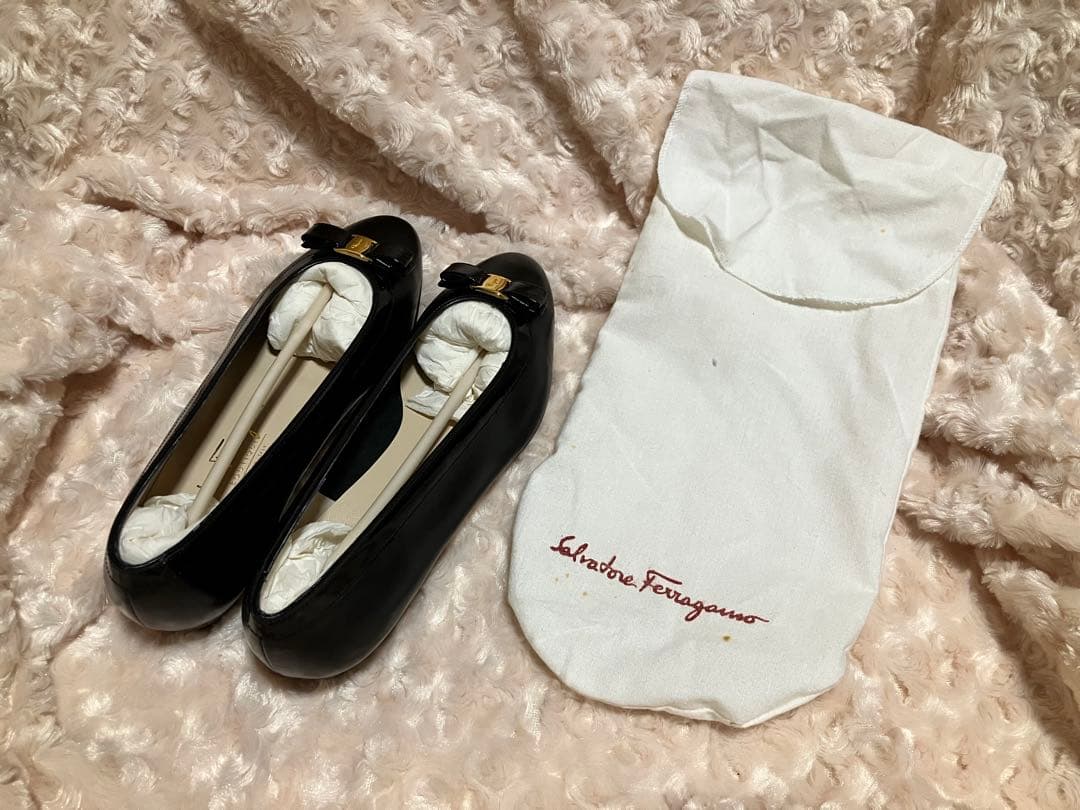 フェラガモ　パンプス ７Ｃ