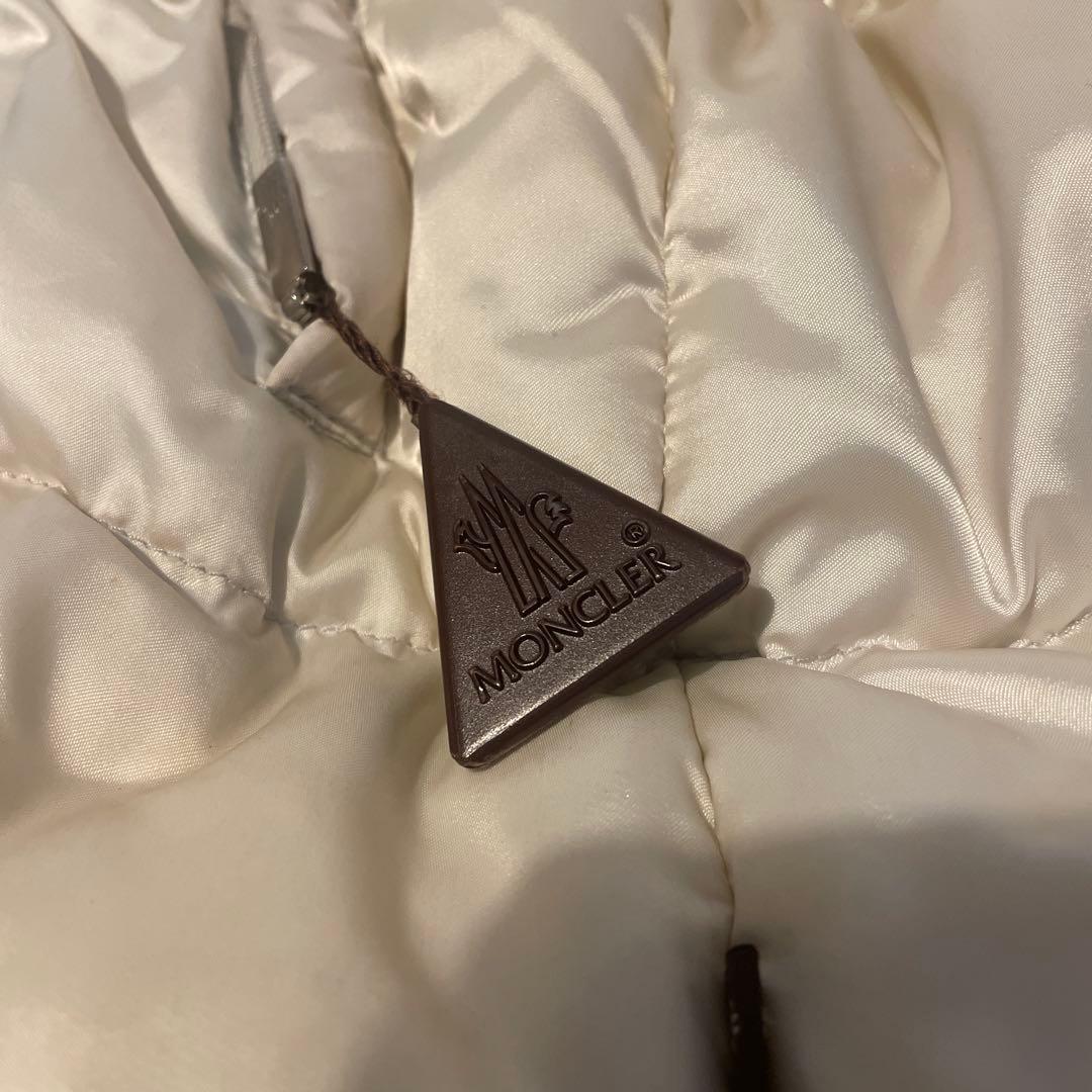 本日のみ日曜セール　MONCLER✩︎モンクレール　ダウンジャケット アイボリー