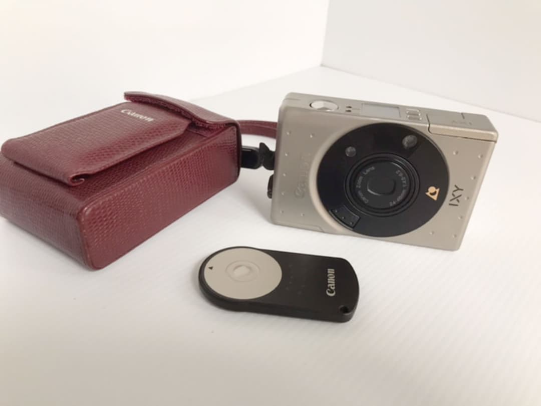 キヤノンAPS カメラ　IYY  ケース　リモコンRC-5 ジャンク扱い