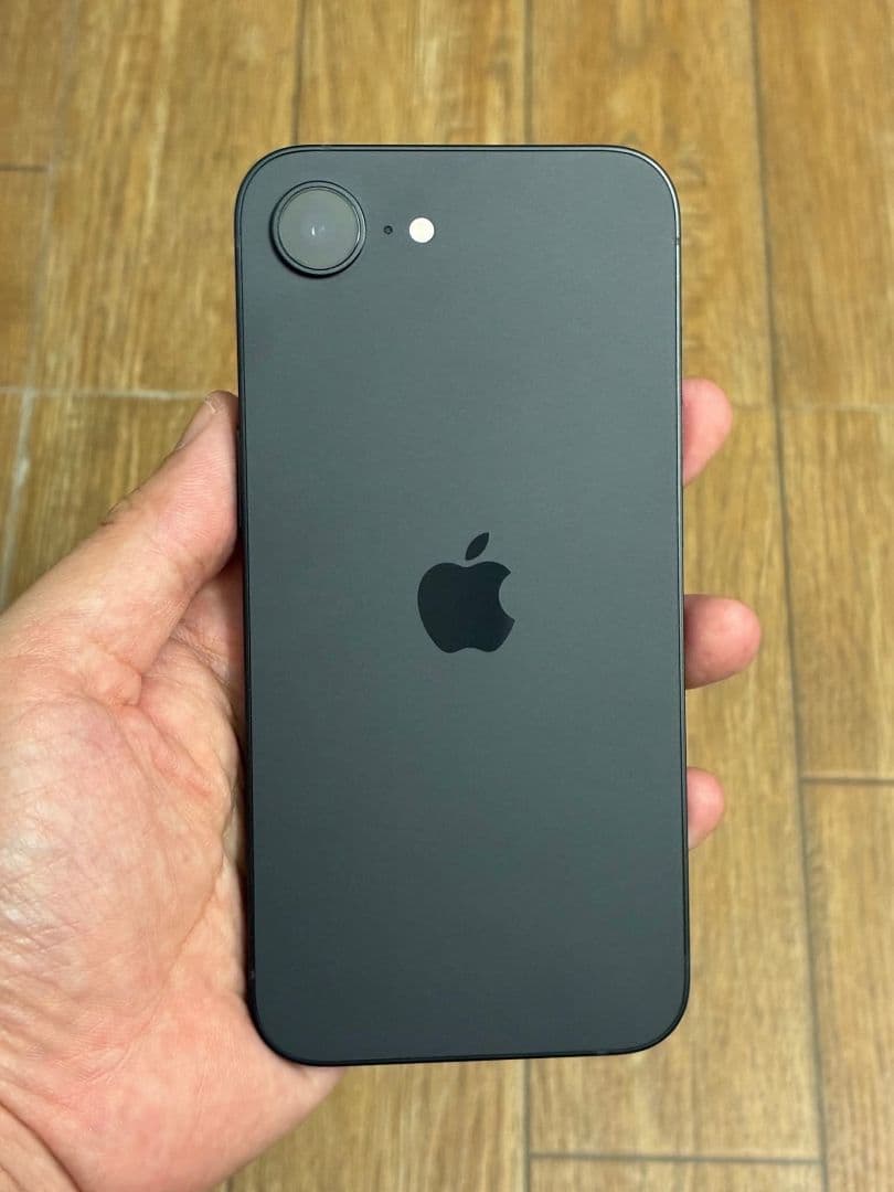 (充電回数9回だけ‼)バッテリー容量100%IPHONE 16e 128GB