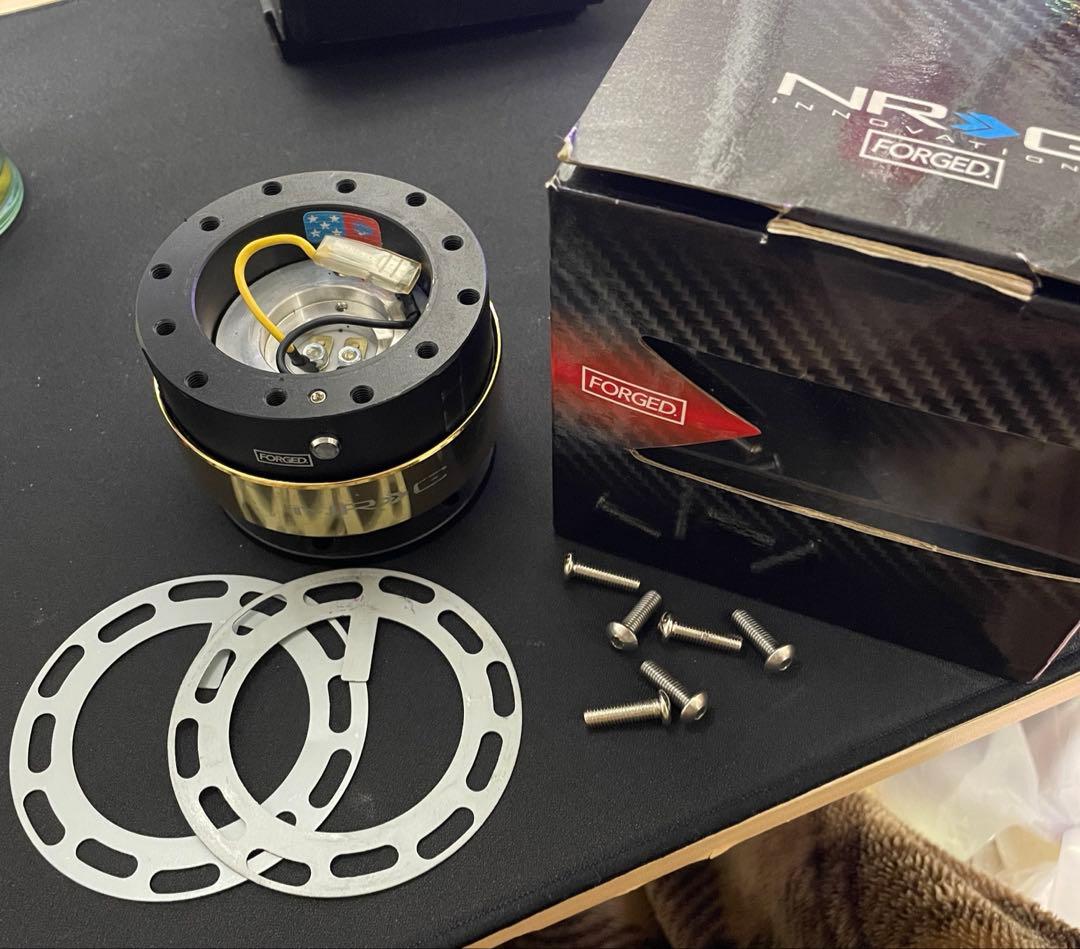 NRG ステアリングクイックリリース gen2.0 ゴールド ブラック