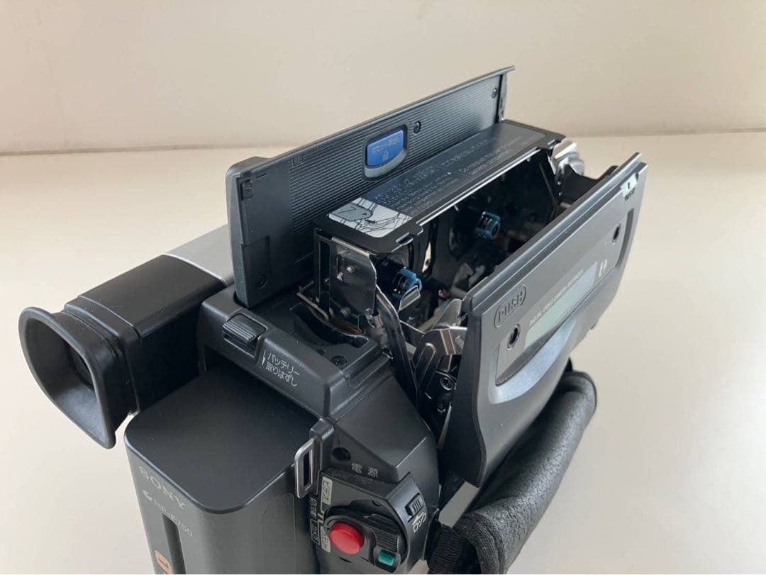 SONY DCR-TRV225K ハンディカム Digital8ビデオカメラ