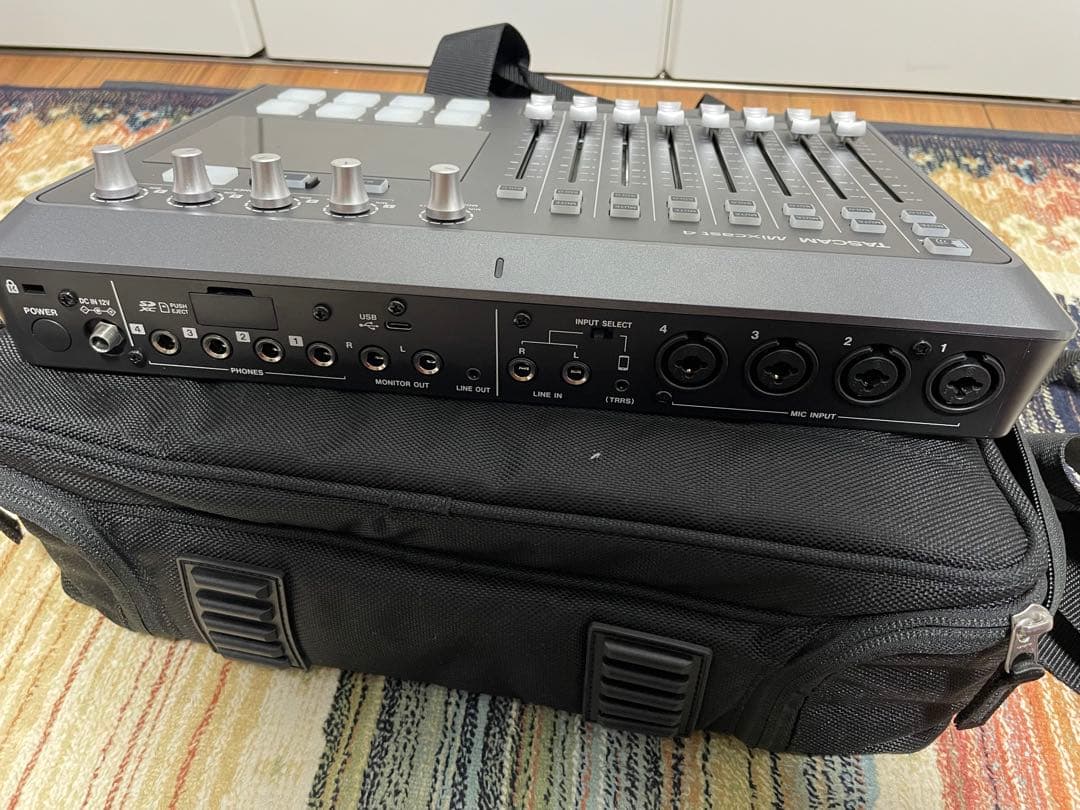 ウ*カ様 tascam TEAC Mixcast 4