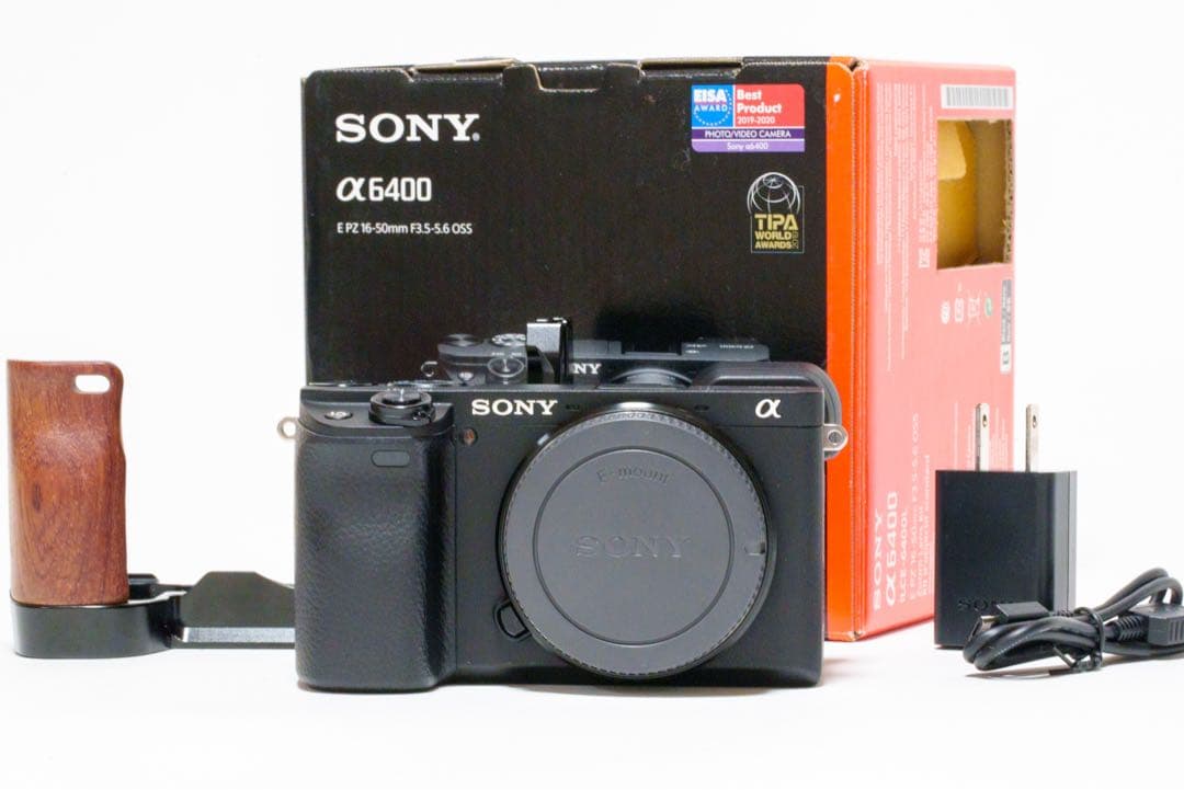 【美品】SONY α6400 ミラーレスカメラ（ボディのみ） ILCE-6400
