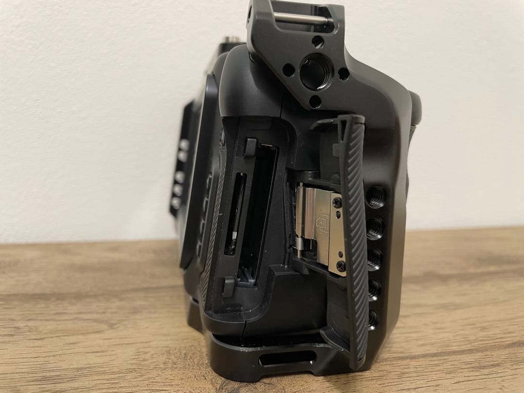 美品Blackmagic Pocket Cinema Camera 6K+ゲージ