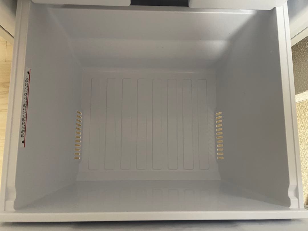 ホワイト冷蔵庫　MR-CX27D 272L