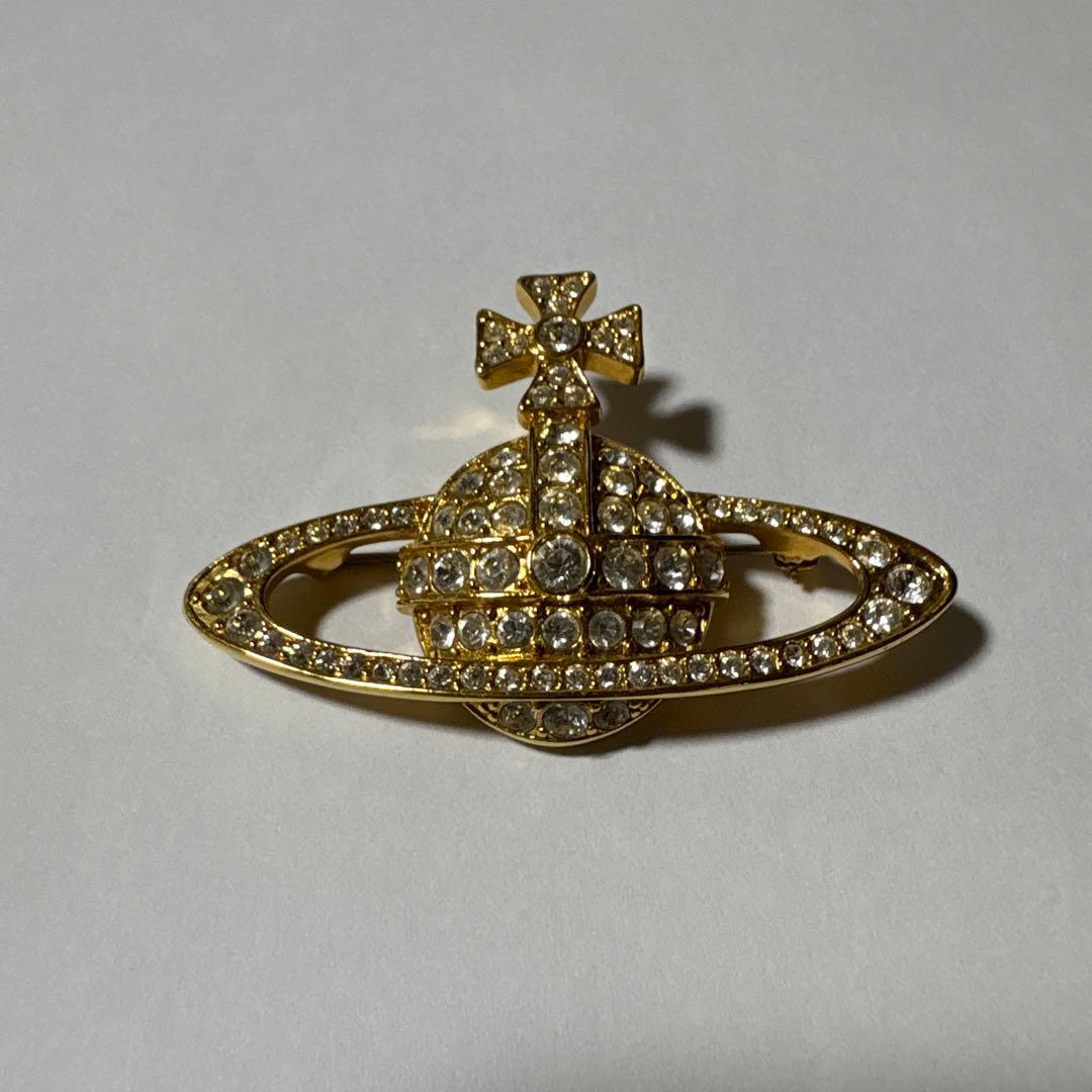 ヴィヴィアン・ウエストウッド　ブローチ