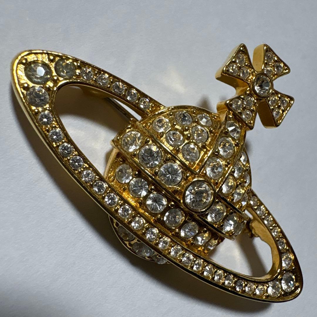 ヴィヴィアン・ウエストウッド　ブローチ