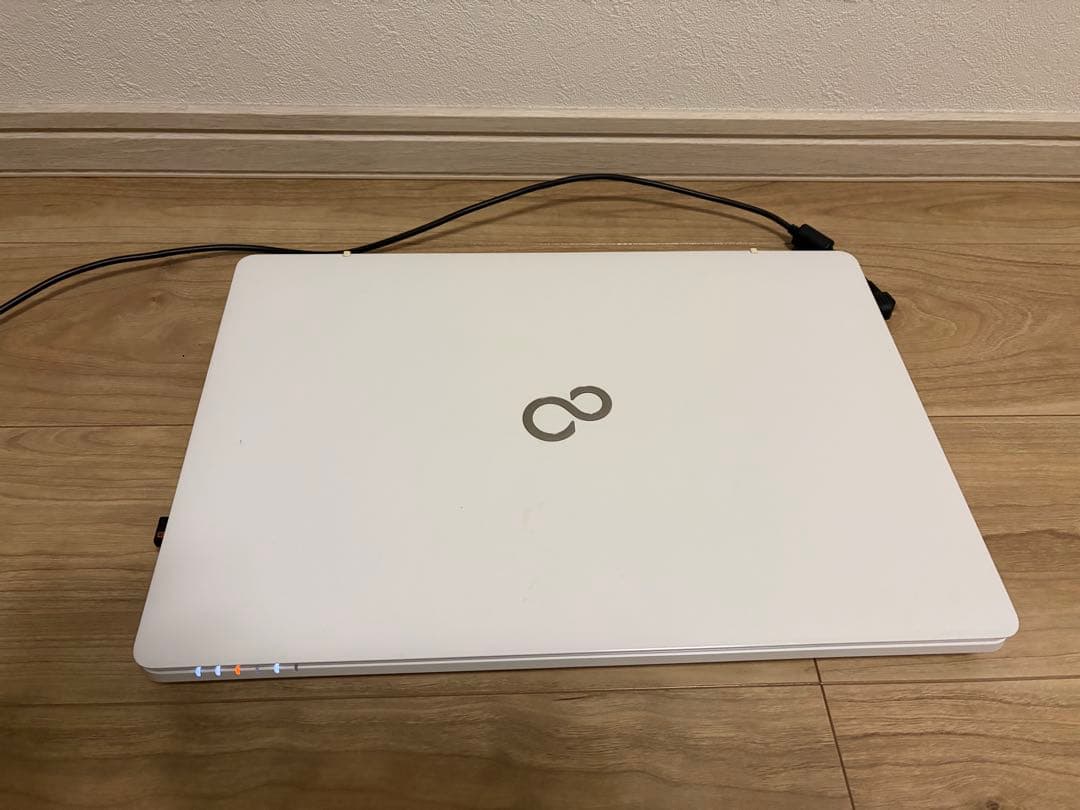 FUJITSU ノートパソコン LIFEBOOK 画面15.6型 i7 SSD