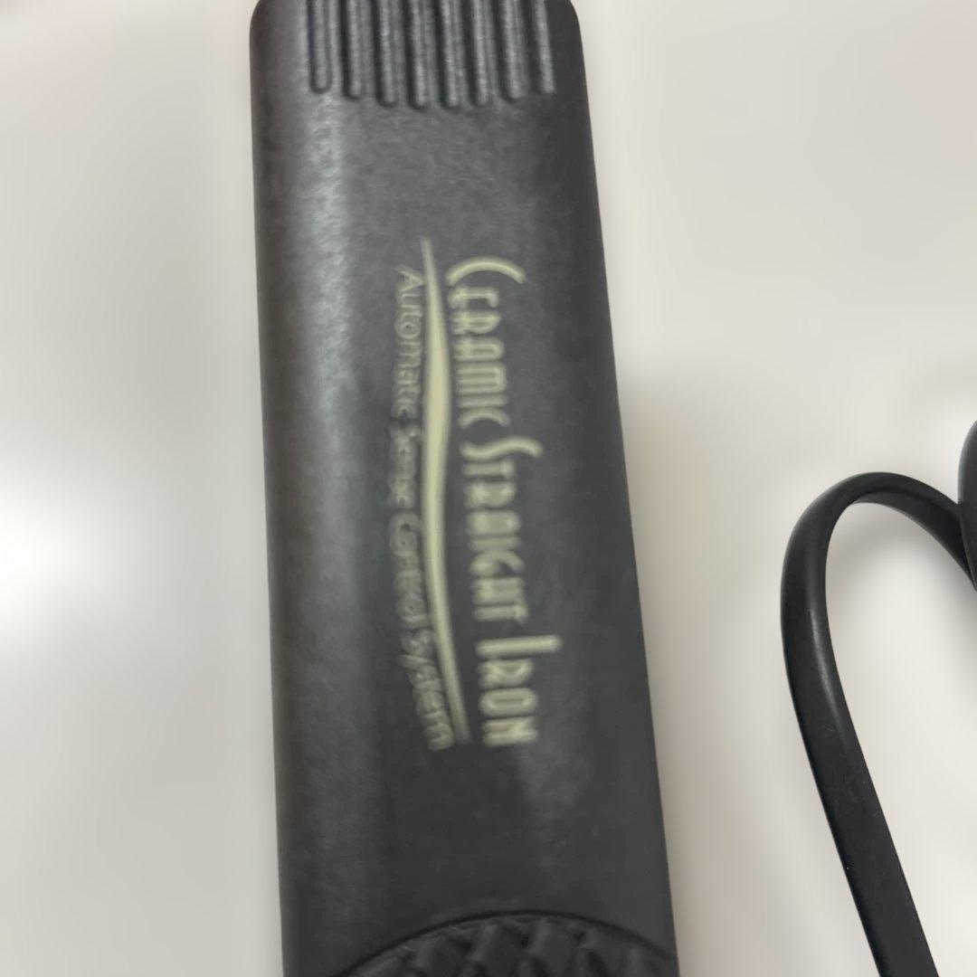 アメリカで購入Ceramic Straight Iron ストレートヘアアイロン