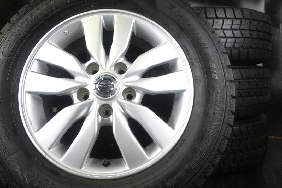 美品 日産 C26 セレナ 極上9.5分山 国産スタッドレス 195/65R15