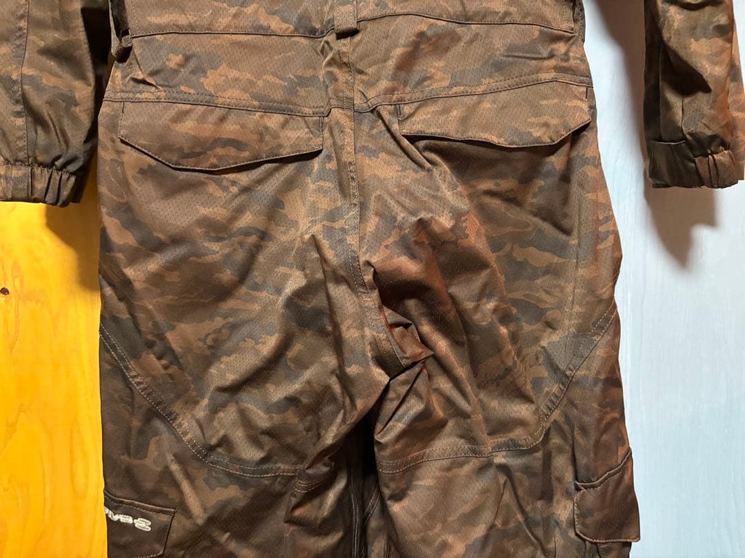 ESTIVO☆スノーボード激シブつなぎ（メンズLサイズ）カッコよすぎで売切必須