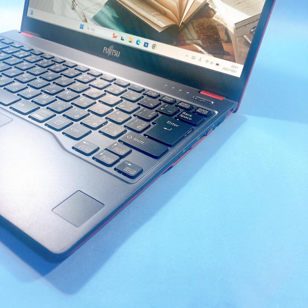 w79✨爆速SSD新品 /薄型 軽量 /赤/Win11✨すぐ使えるノートパソコン