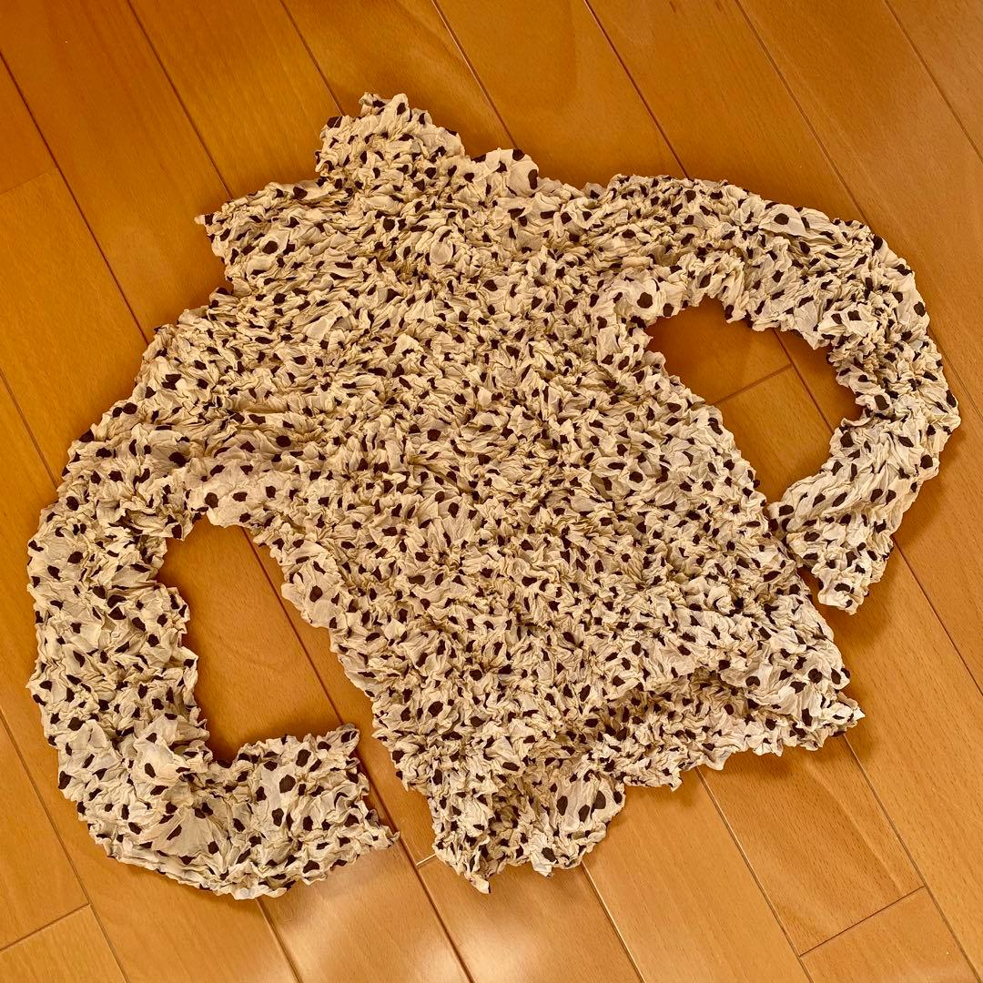 ISSEY MIYAKE ハイネック　水玉　フリル長袖トップス