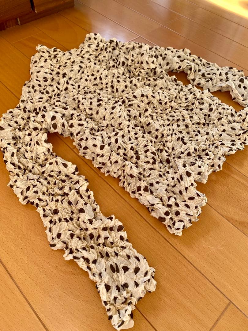 ISSEY MIYAKE ハイネック　水玉　フリル長袖トップス