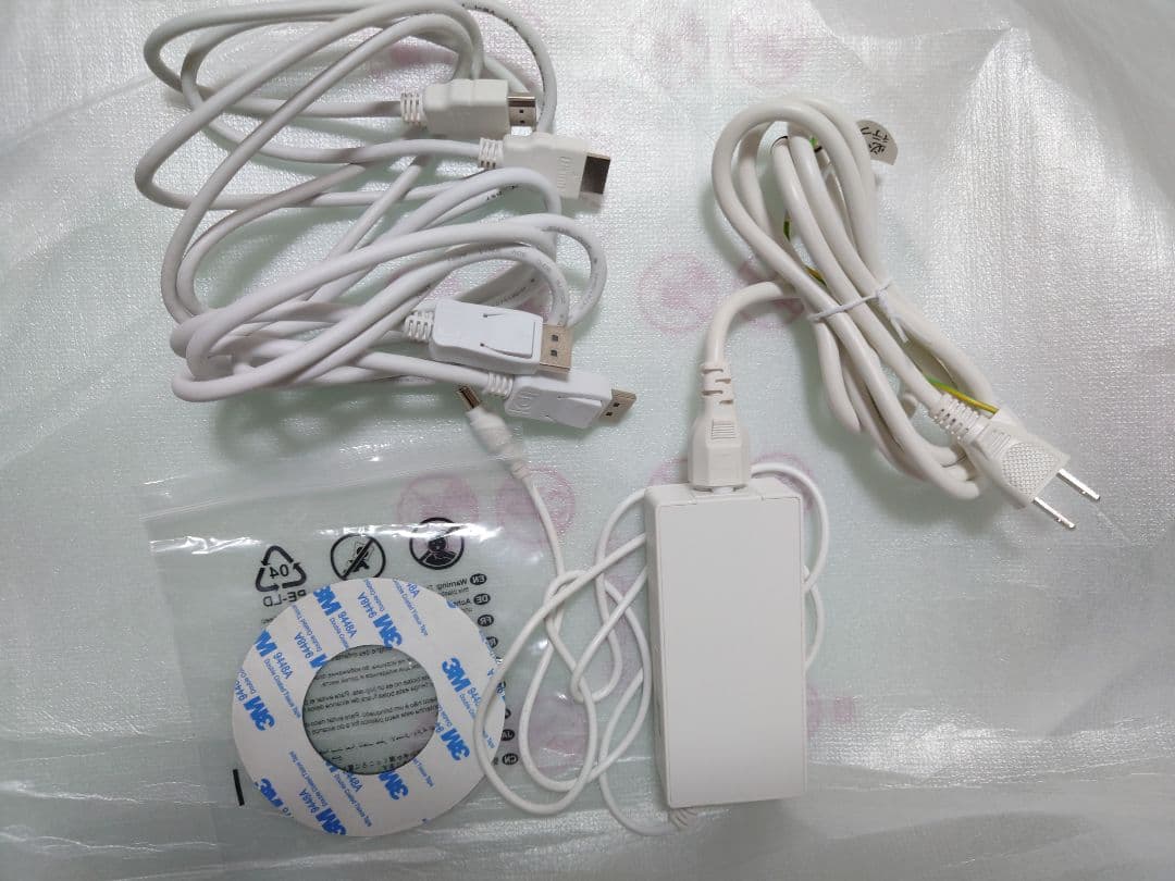 【付属品/箱完備】27インチ4Kモニター　LG 27UP600-W　美品