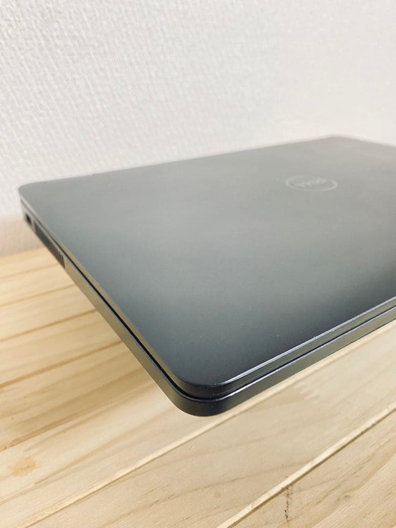 Dell Latitude E5270 i3/8GB/SSD/Office付✨