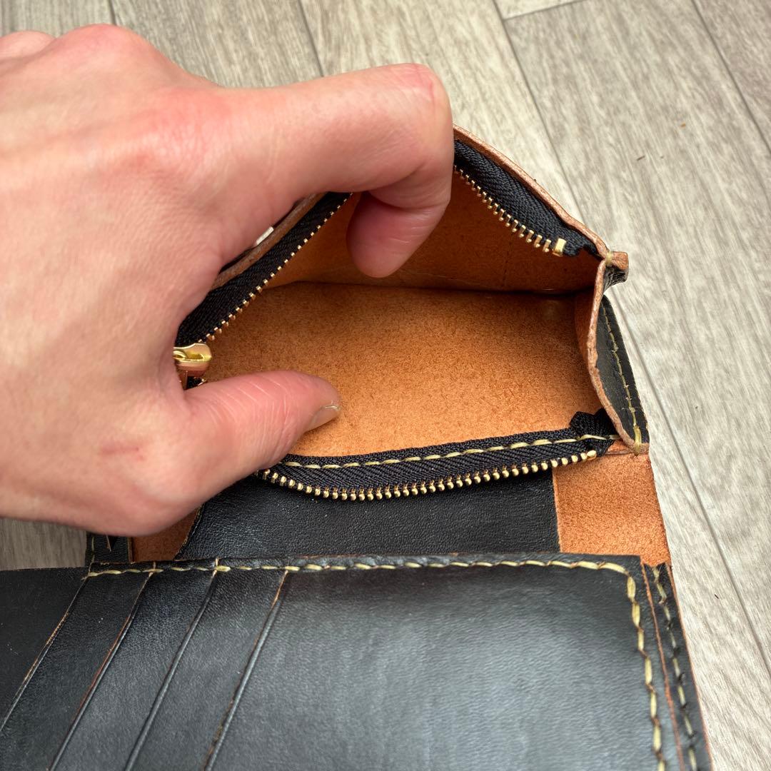【茶芯ブラック】ミドルトラッカーウォレット　真鍮　お札を折らずに収納