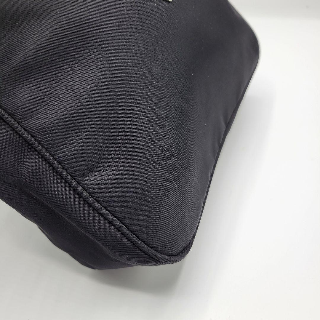 PRADA プラダ アクセサリーポーチ 三角ロゴ ブラック Optiファスナー