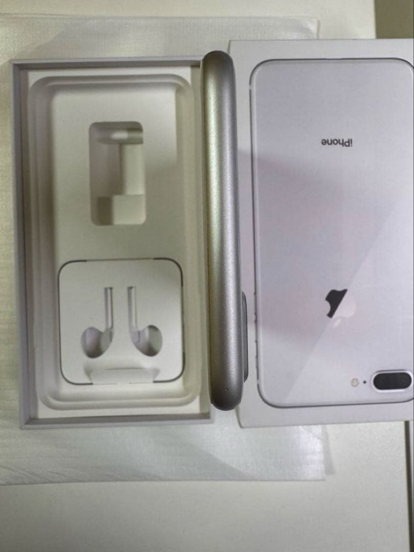 【美品】iPhone8plus　77% 64GB SIMフリー　ホワイト