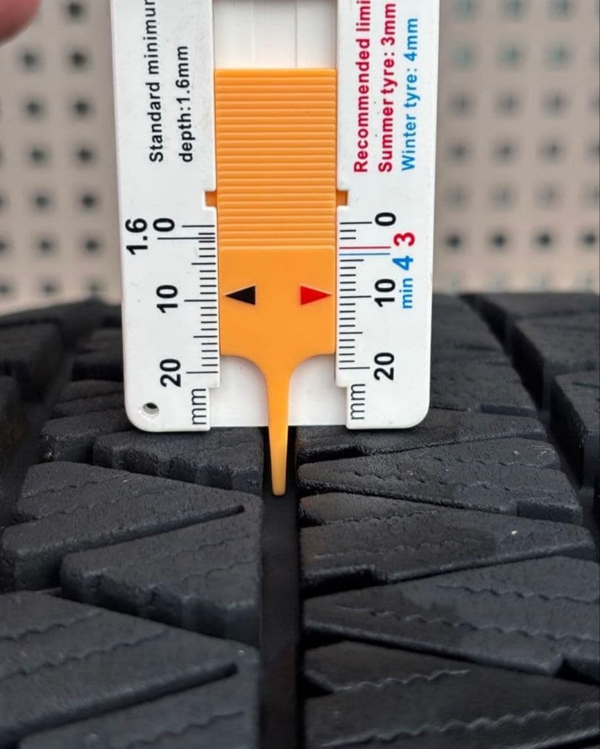 【凄超価格】専用★BS 225/60/R17 ★ MAXLUFT_ FF