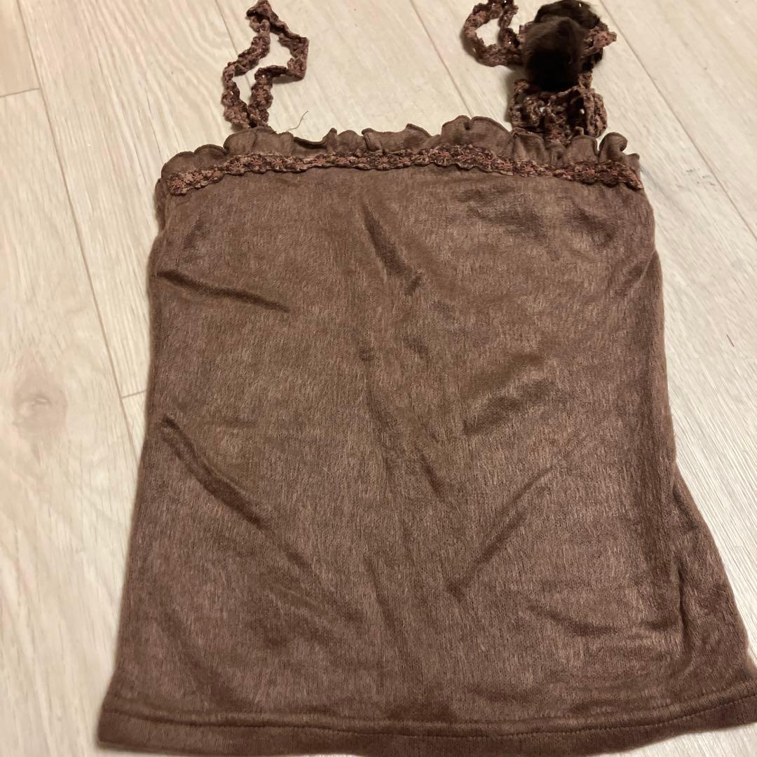 公*o様 J66 リズリサポンポン付きキャミソール茶色