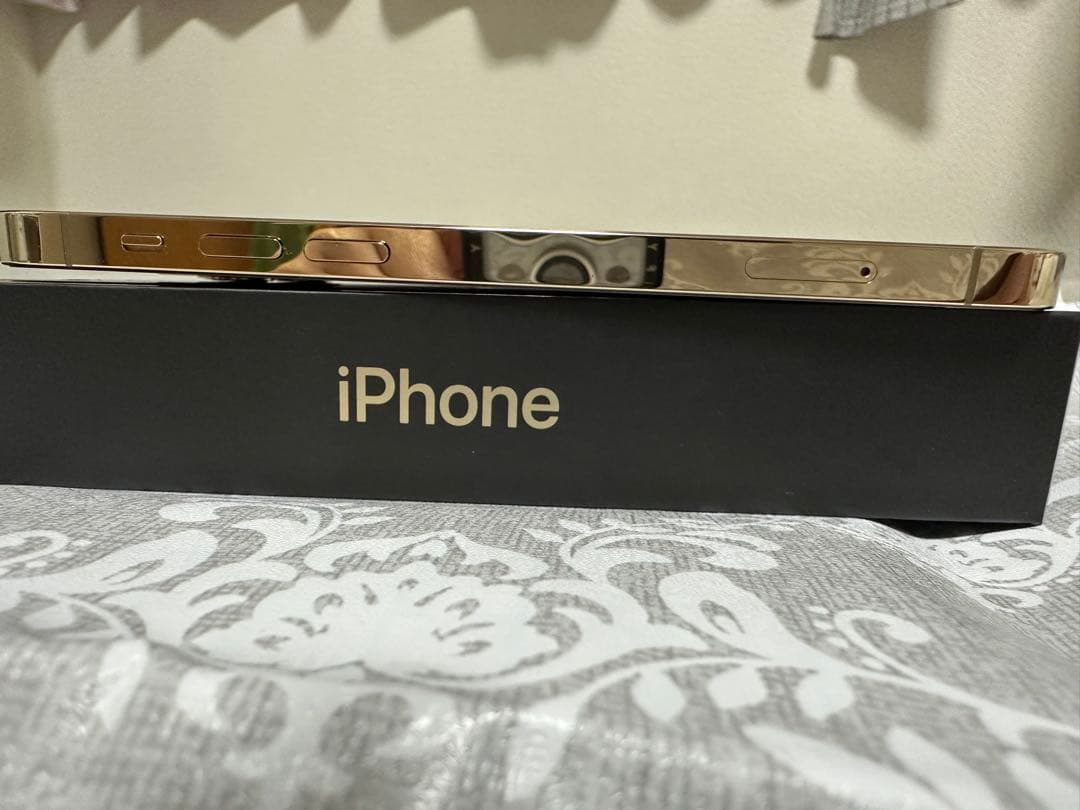 【超美品】iPhone 12 pro ゴールド 256GB 箱付き