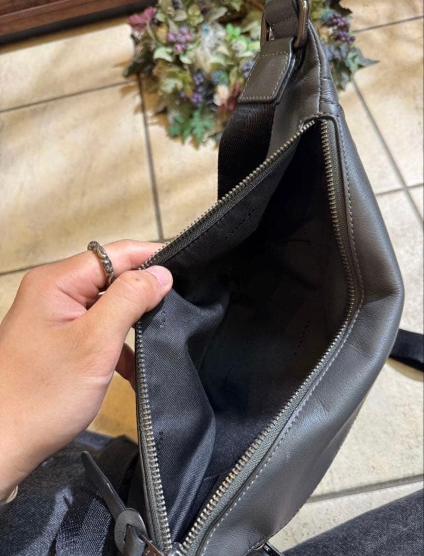 た*ん様 COACH レザー ボディバッグ