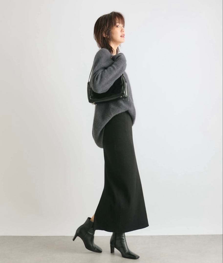 【新品・タグ付】リヴドロワ ヘアリーウール片畦Vネックニット チャコールグレー