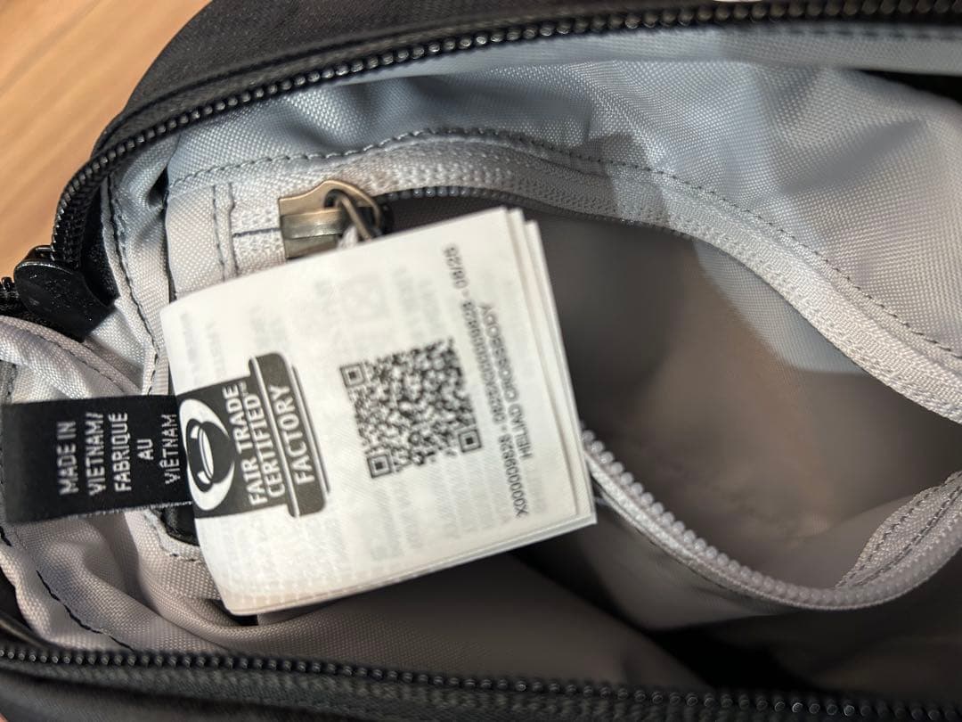 【正規品】Arc'teryx ヒリアド　クロスボディバッグ　ショルダーバッグ