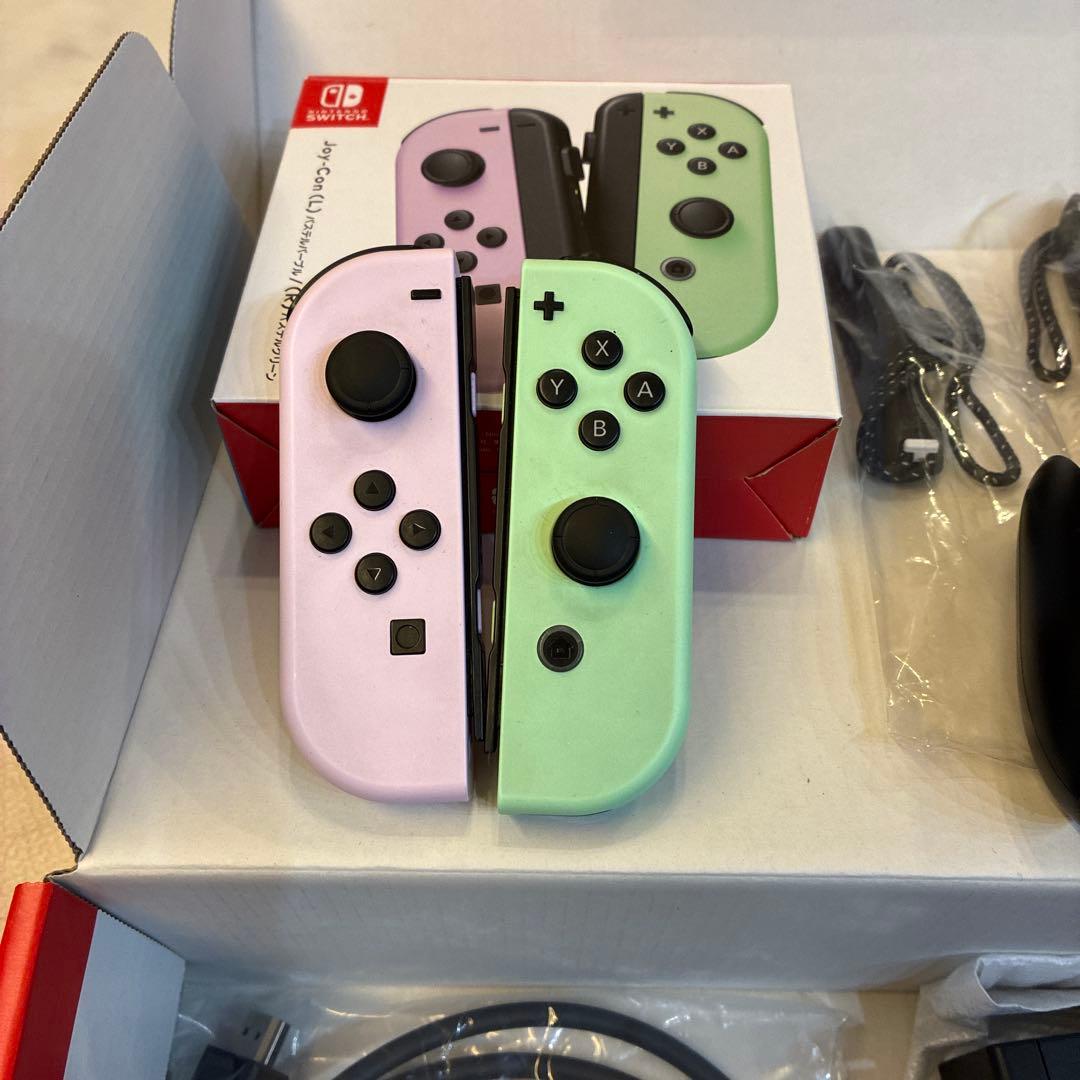 Nintendo Switch 本体、4本のジョイコン