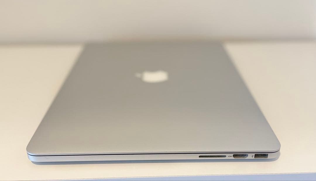 美品 Macbook Pro 15インチ 今年最新mac os Sequoia