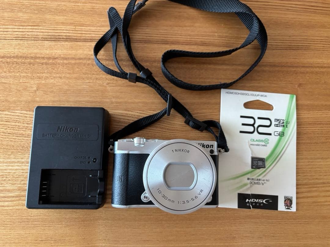 デジタルカメラ Nikon 1 J5