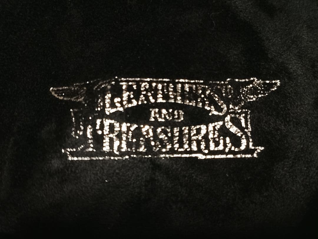 Leathers and Treasures ポリチーノ クロス ペンダント