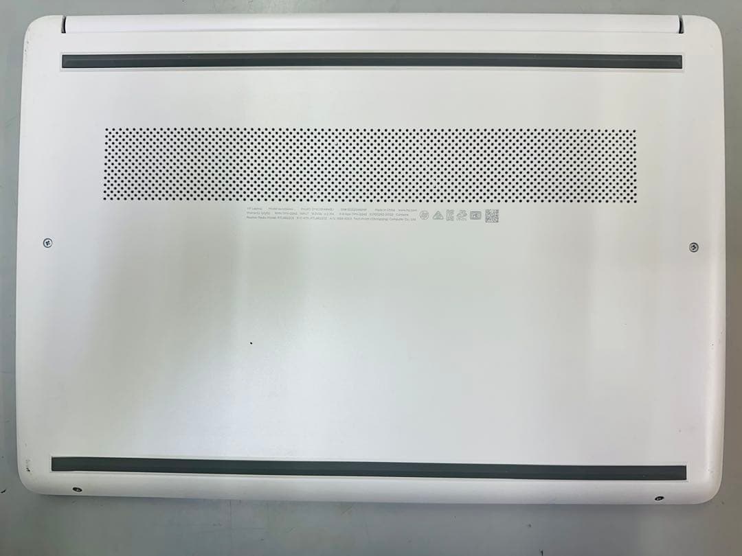 ②HP薄型13.3型Windows11ノートパソコン