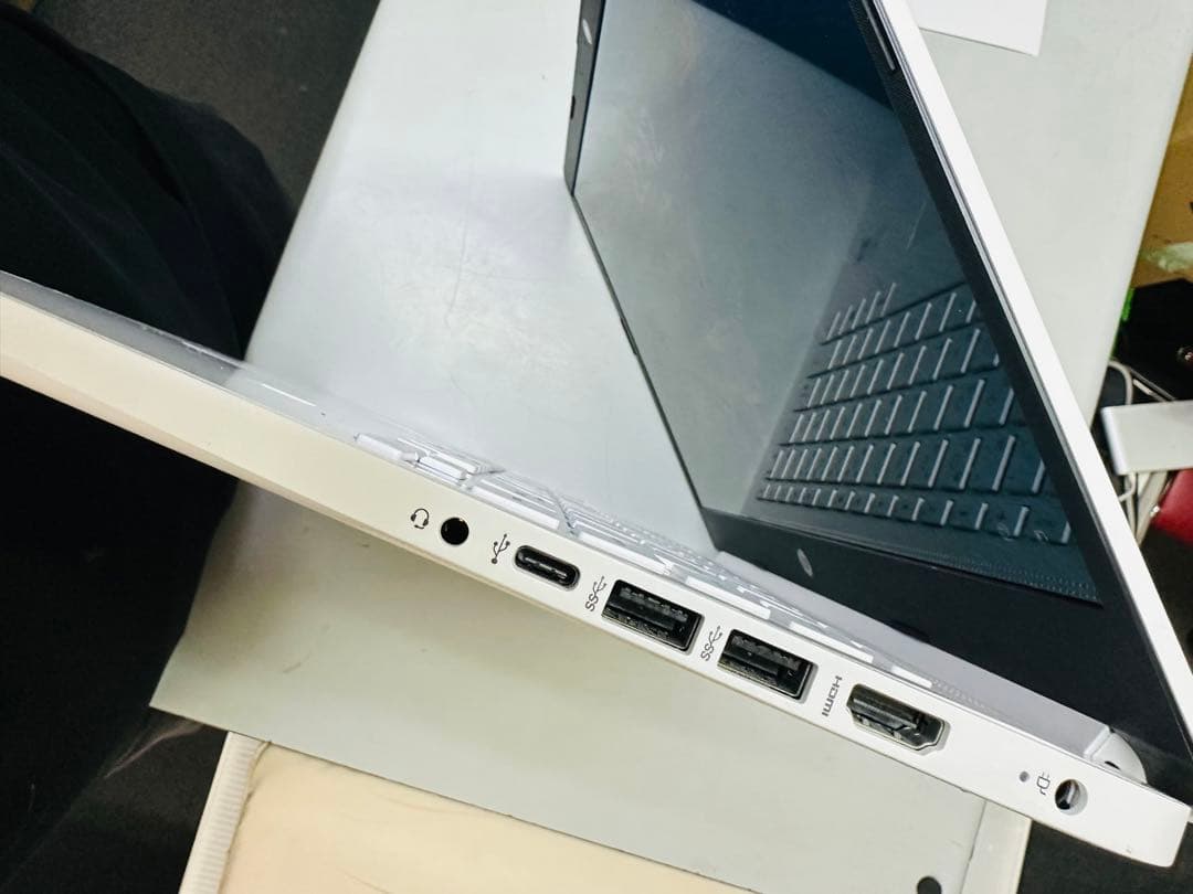 ②HP薄型13.3型Windows11ノートパソコン