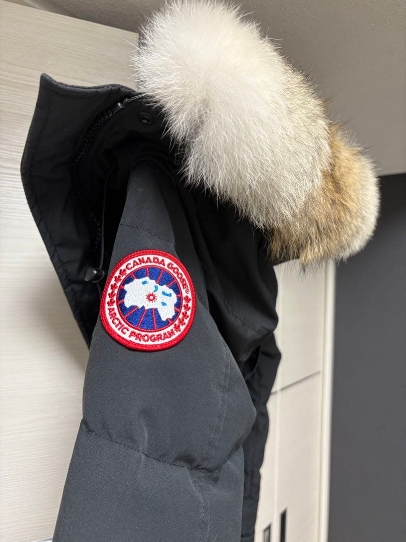   フード付きダウンジャケット